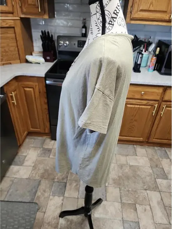 Shirt - Picture 2 of 8